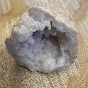 Elegant natural White Quartz Crystal Decor